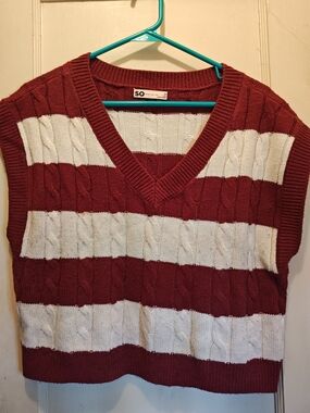 SO Striped Cable-Knit V-Neck Sweater Vest - Burgundy and White